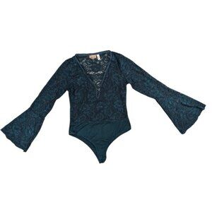 WILLOW-ROOT Bodysuit Women Medium Green Lace Bell Sleeve Snap Bottom